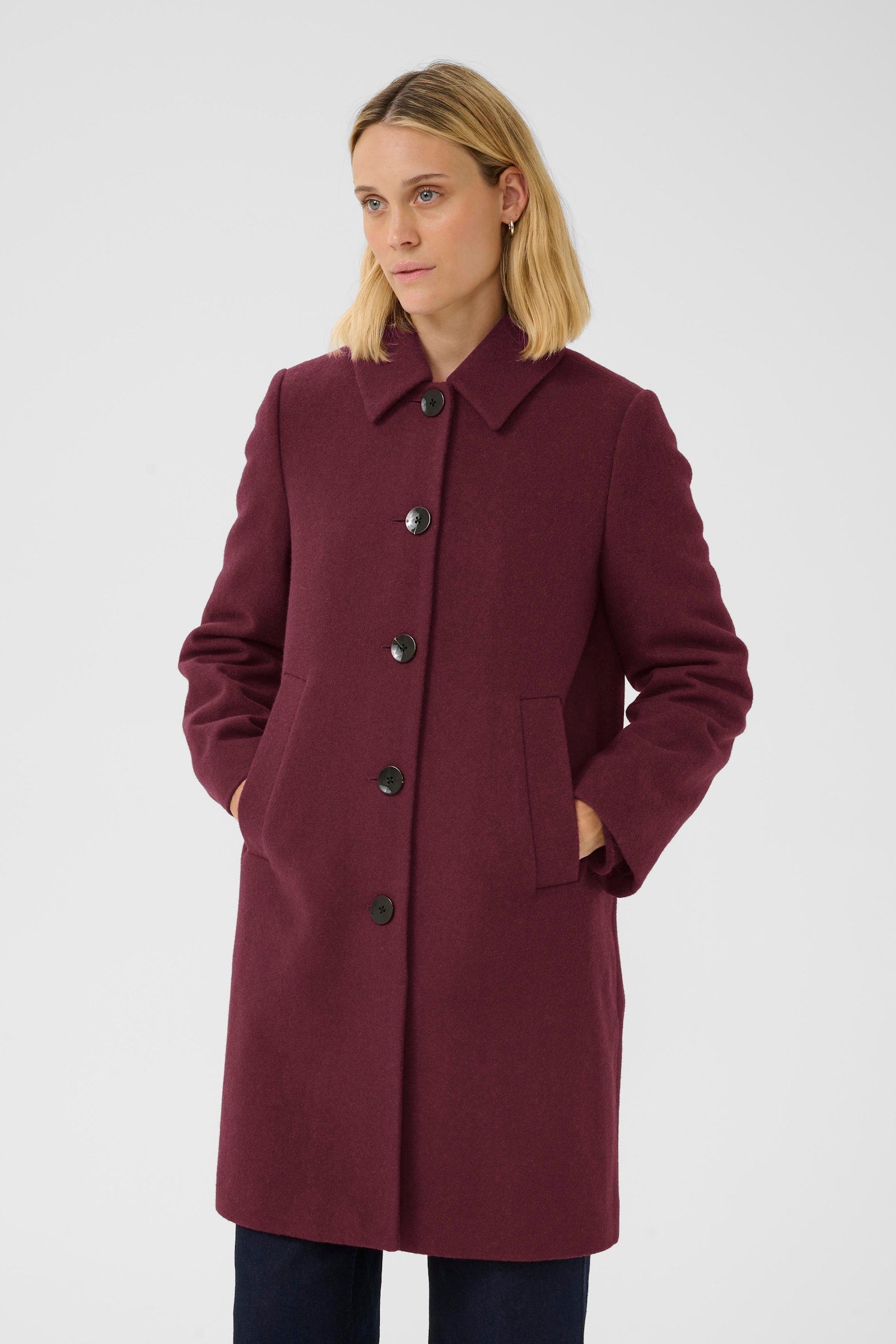 Part Two Kamillas coat.(Port)
